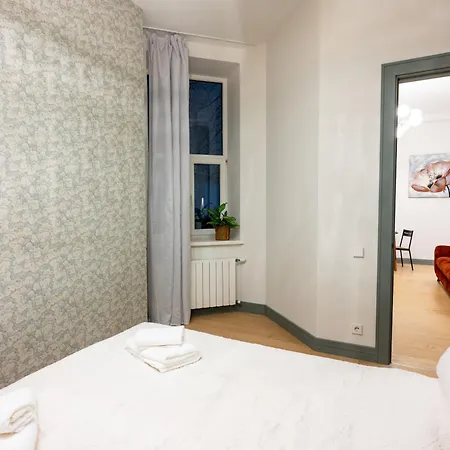 Spacious & Quiet With Terrace 1-br, Centre Daire Riga