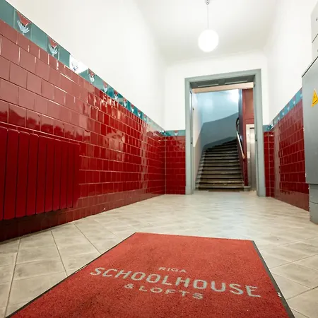 Spacious & Quiet With Terrace 1-br, Centre