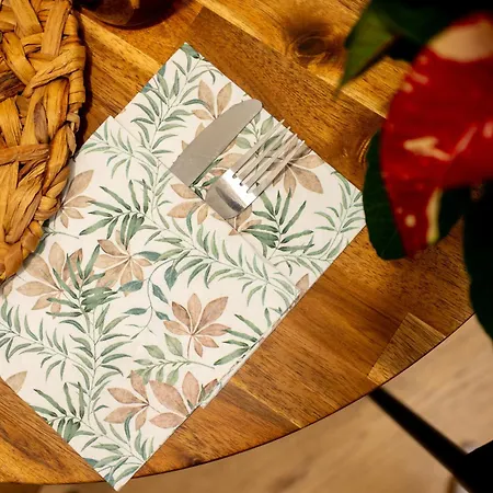 Spacious & Quiet With Terrace 1-br, Centre *